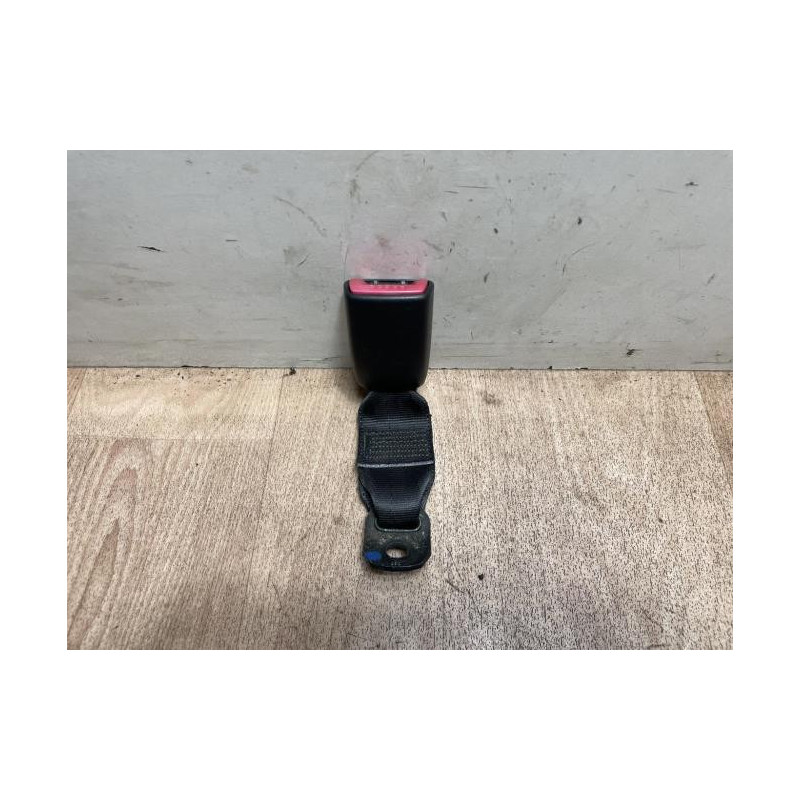 Attache ceinture arriere gauche SUZUKI SWIFT 3 d’occasion