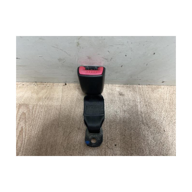 Attache ceinture arriere gauche SUZUKI SWIFT 3 d’occasion