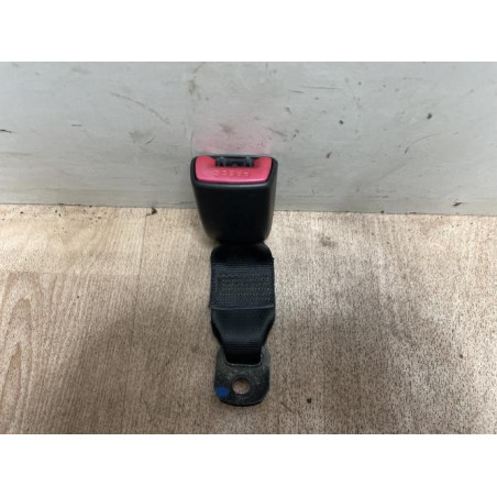 Attache ceinture arriere gauche SUZUKI SWIFT 3 d’occasion