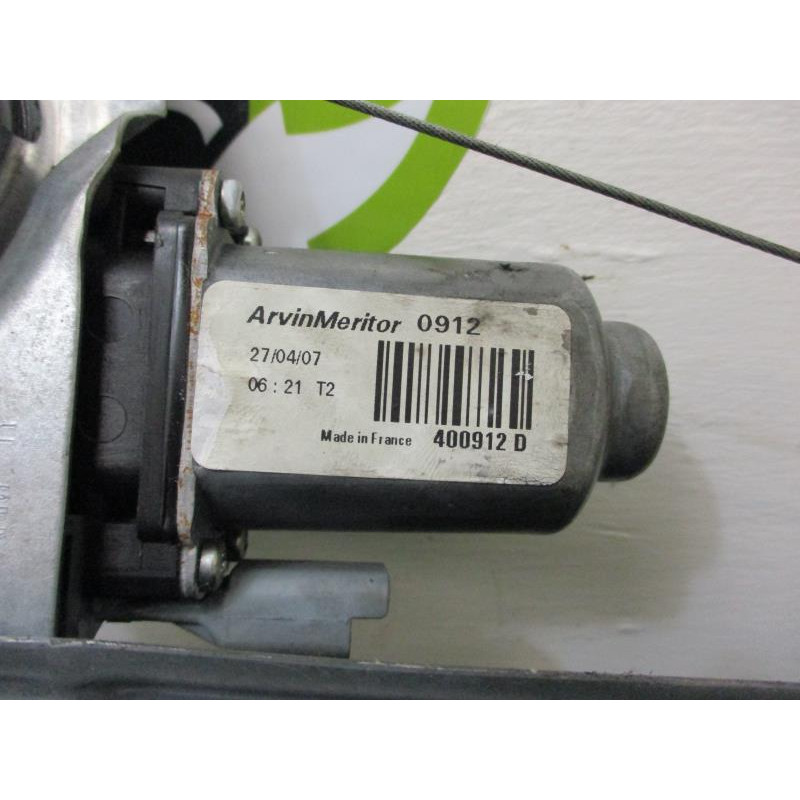 Leve vitre electrique avant droit PEUGEOT 207 1.4 16V d’occasion