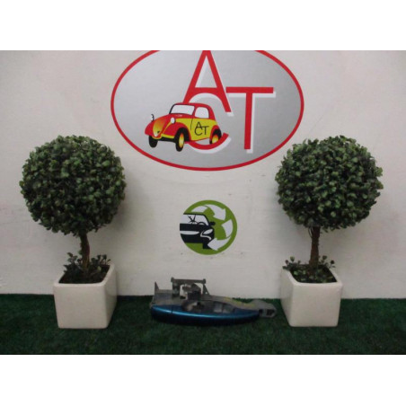 Poignee porte avant droit PEUGEOT 207 1.4 16V d’occasion