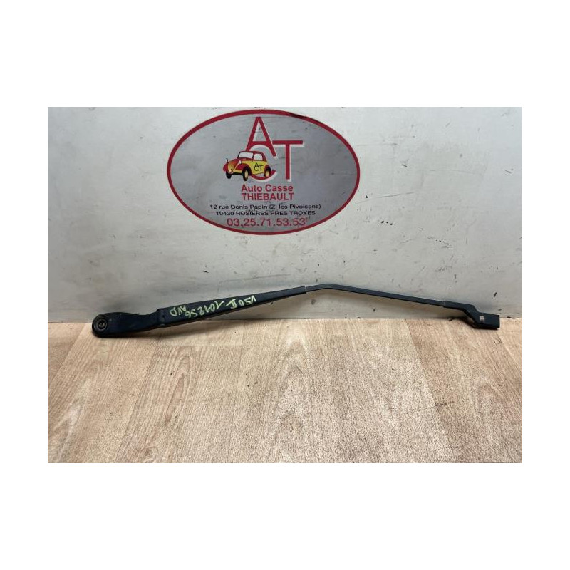 Bras essuie glace avant droit VOLVO V 50 PHASE 2 BREAK d’occasion