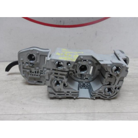 Platine feu arriere gauche TOYOTA COROLLA VERSO 2 PHASE 1 d’occasion