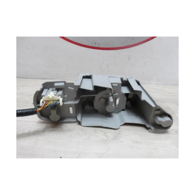 Platine feu arriere gauche TOYOTA COROLLA VERSO 2 PHASE 1 d’occasion