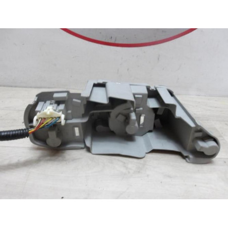 Platine feu arriere gauche TOYOTA COROLLA VERSO 2 PHASE 1 d’occasion