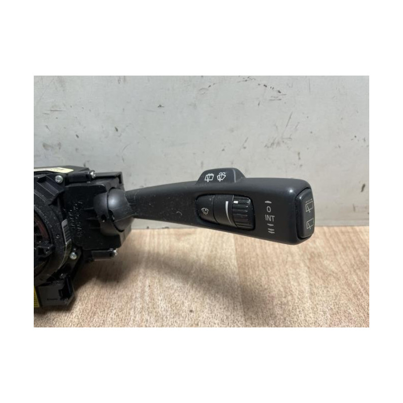 Com (Bloc Contacteur Tournant+Commodo Essuie Glace+Commodo Phare) VOLVO V 50 PHASE 2 BREAK d’occasion