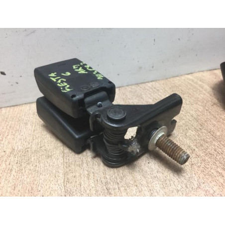 Attache ceinture arriere droit FORD FIESTA 6 PHASE 1 d’occasion