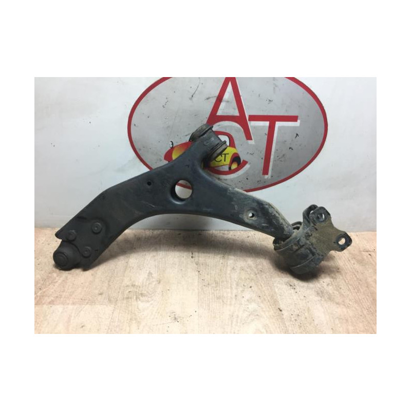 Triangle avant droit VOLVO V 50 PHASE 2 BREAK d’occasion