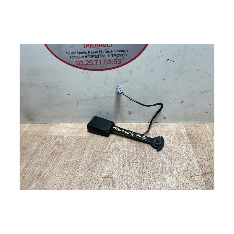 Attache ceinture avant droit RENAULT MEGANE 4 PHASE 1 d’occasion