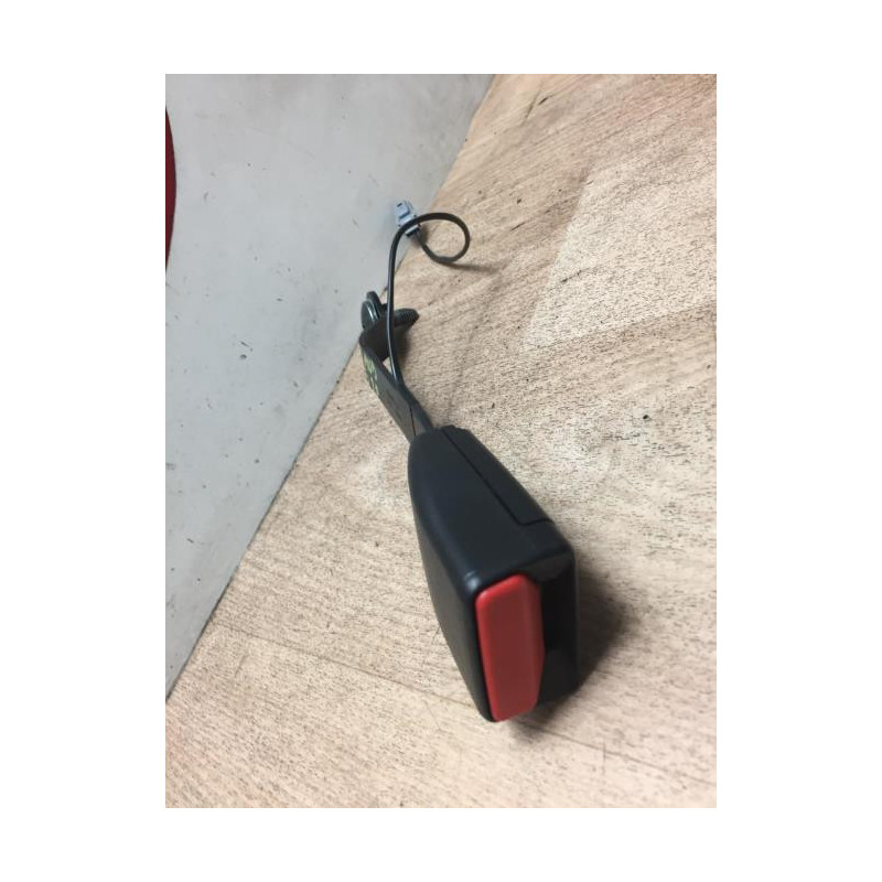 Attache ceinture avant droit RENAULT CLIO 4 PHASE 2 d’occasion