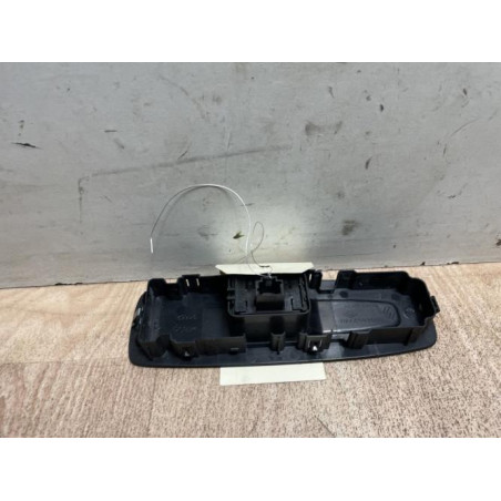 Interrupteur de leve vitre avant droit RENAULT MEGANE 4 PHASE 1 d’occasion