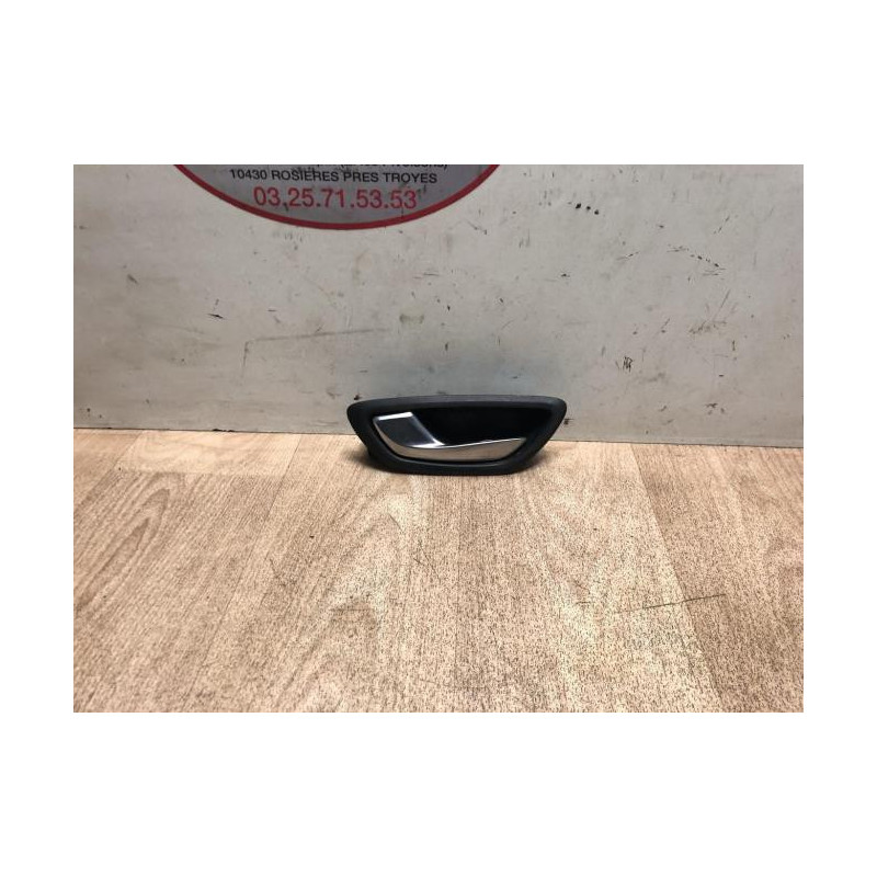Poignee interieur avant gauche RENAULT MEGANE 4 PHASE 1 d’occasion