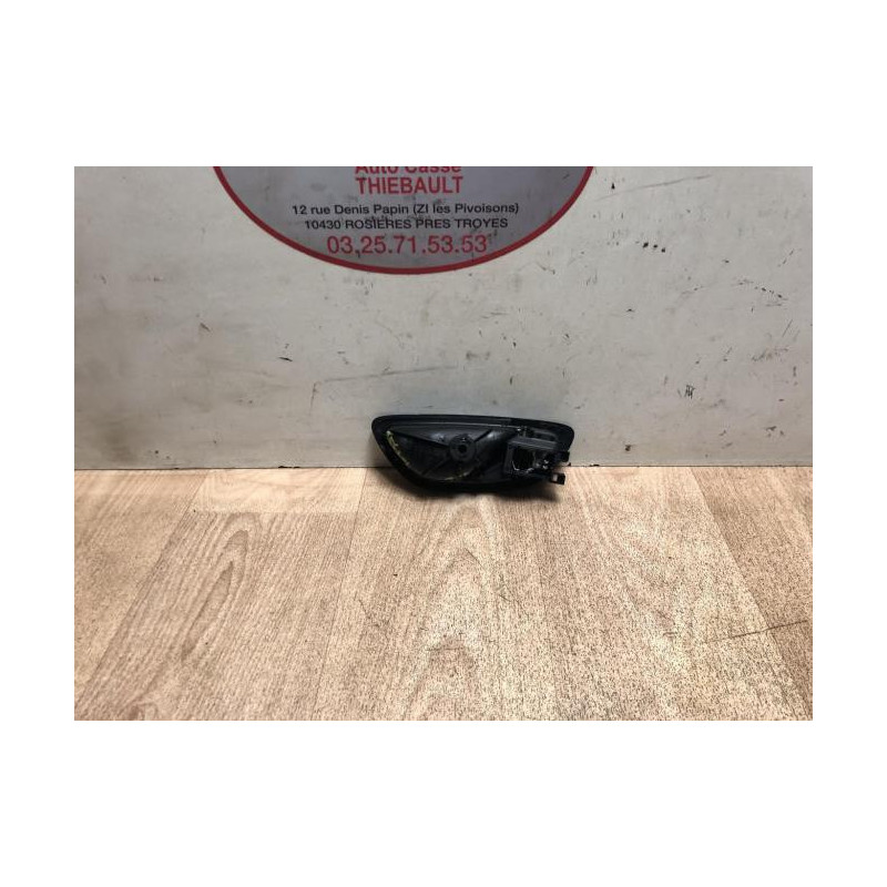 Poignee interieur avant gauche RENAULT MEGANE 4 PHASE 1 d’occasion