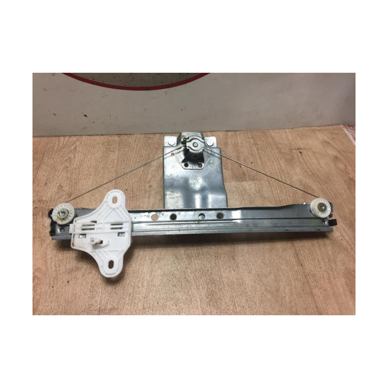 Leve vitre mecanique arriere gauche RENAULT CLIO 4 PHASE 2 d’occasion