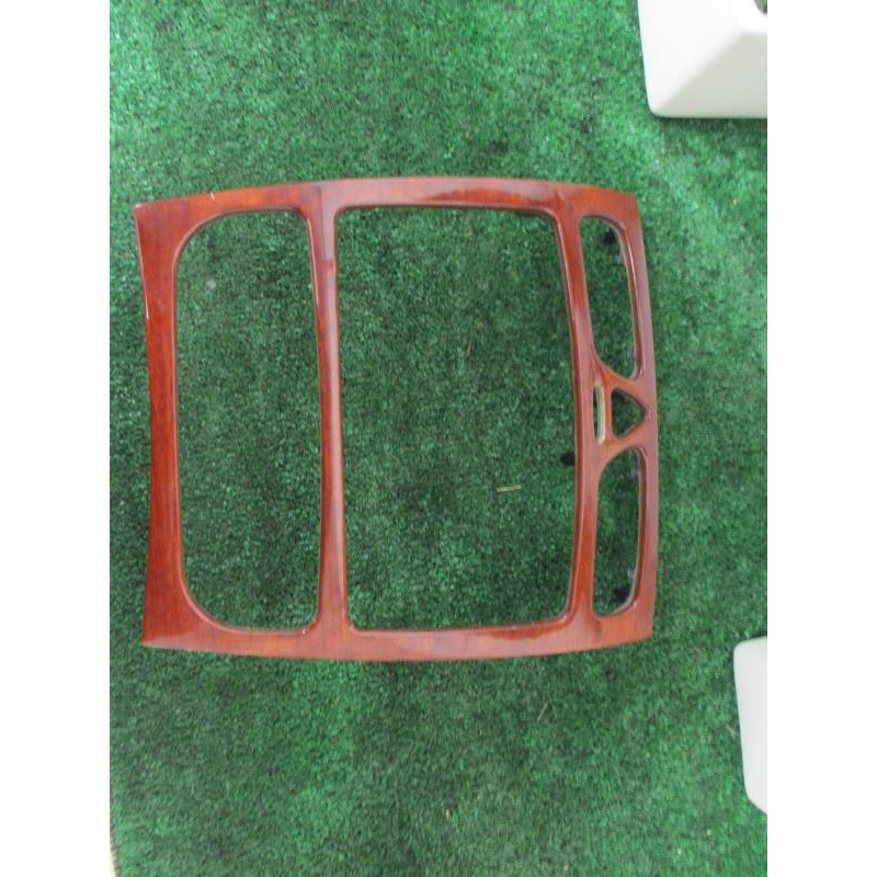 Console central (interieur plastique) MERCEDES CLASSE C (203) COUPE SPORT d’occasion