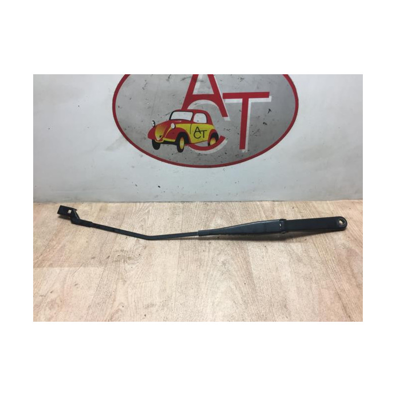 Bras essuie glace avant droit FORD FIESTA 6 PHASE 1 d’occasion