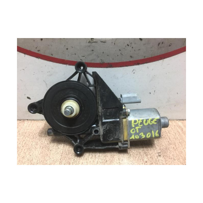 Moteur leve vitre avant droit PEUGEOT 208 1 PHASE 1 d’occasion