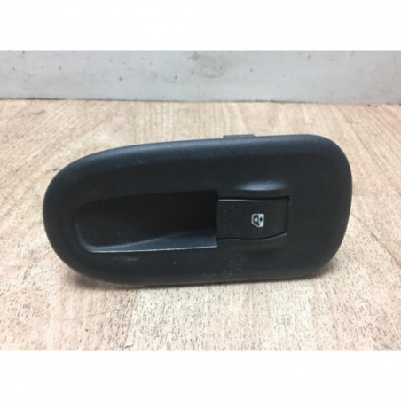 Interrupteur de leve vitre avant droit RENAULT KANGOO 2 PHASE 1 d’occasion