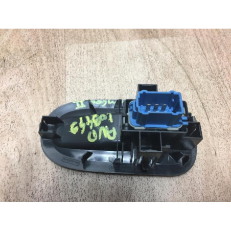 Interrupteur de leve vitre avant droit RENAULT KANGOO 2 PHASE 1 d’occasion