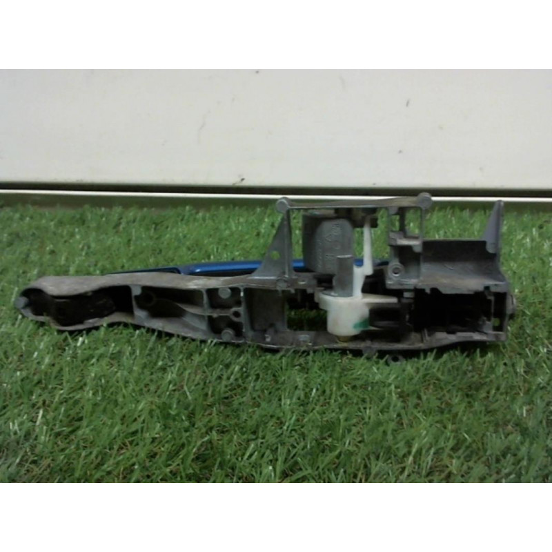 Poignee porte arriere droit PEUGEOT 207 1.4 16V d’occasion
