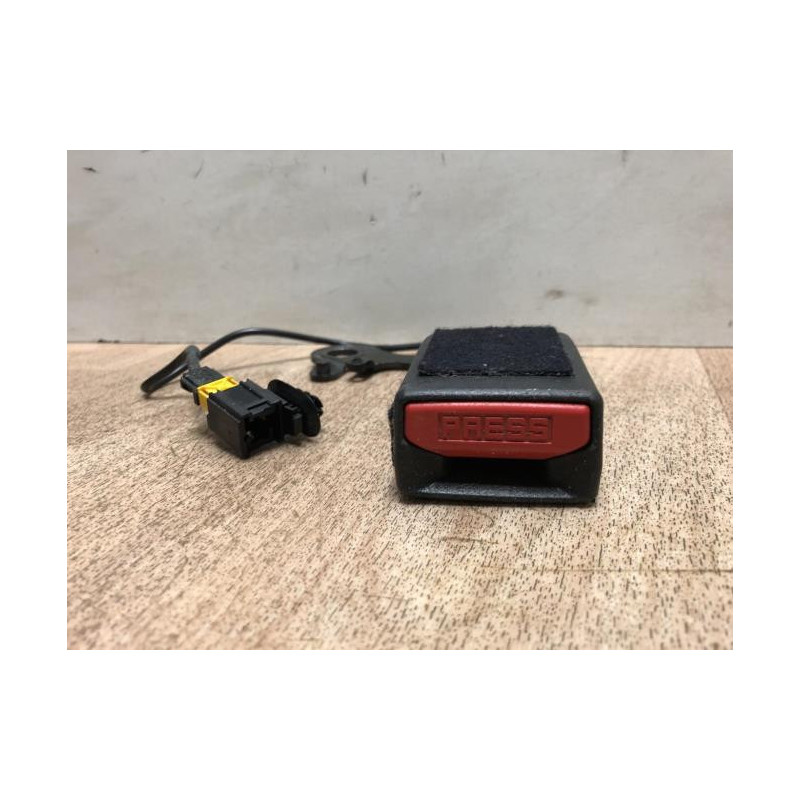 Attache ceinture arriere droit CITROEN C4 GRAND PICASSO 2 PHASE 1 d’occasion
