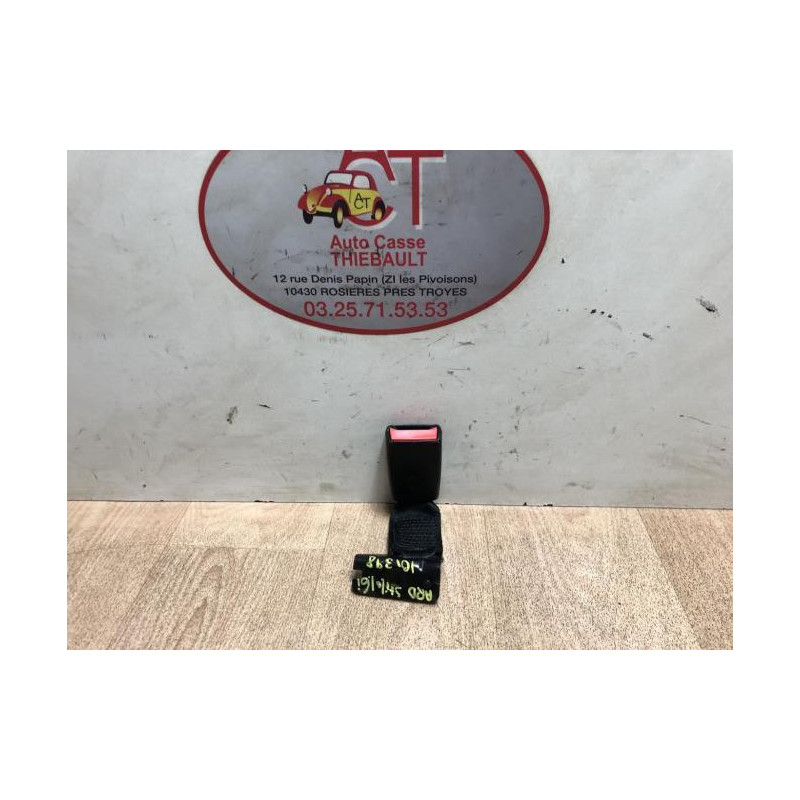 Attache ceinture arriere droit FIAT STILO d’occasion