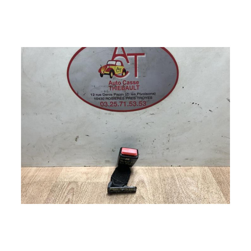 Attache ceinture arriere droit FIAT STILO d’occasion