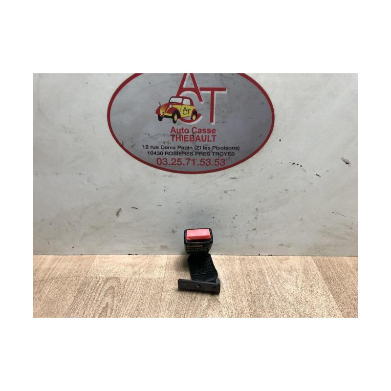 Attache ceinture arriere centrale FIAT STILO d’occasion