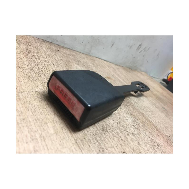 Attache ceinture avant droit PEUGEOT 307 PHASE 1 d’occasion