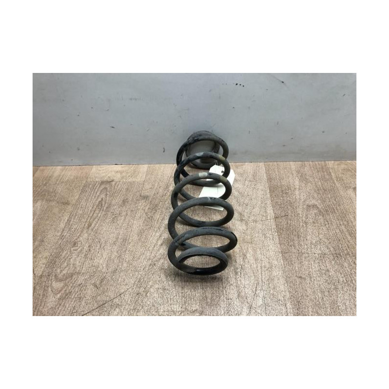 Ressort de suspension arriere droit PEUGEOT 307 PHASE 2 CABRIOLET d’occasion