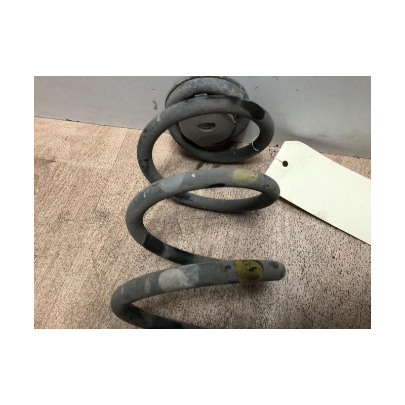 Ressort de suspension arriere gauche PEUGEOT 307 PHASE 2 CABRIOLET d’occasion