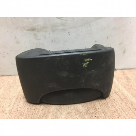 Poignee porte coffre gauche RENAULT KANGOO 1 PHASE 2 d’occasion