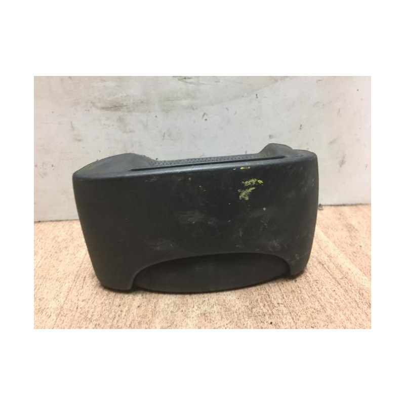 Poignee porte coffre gauche RENAULT KANGOO 1 PHASE 2 d’occasion