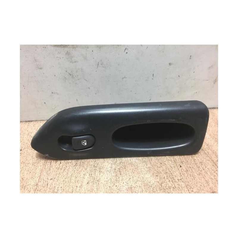 Interrupteur de leve vitre avant gauche RENAULT LAGUNA 1 PHASE 2 d’occasion
