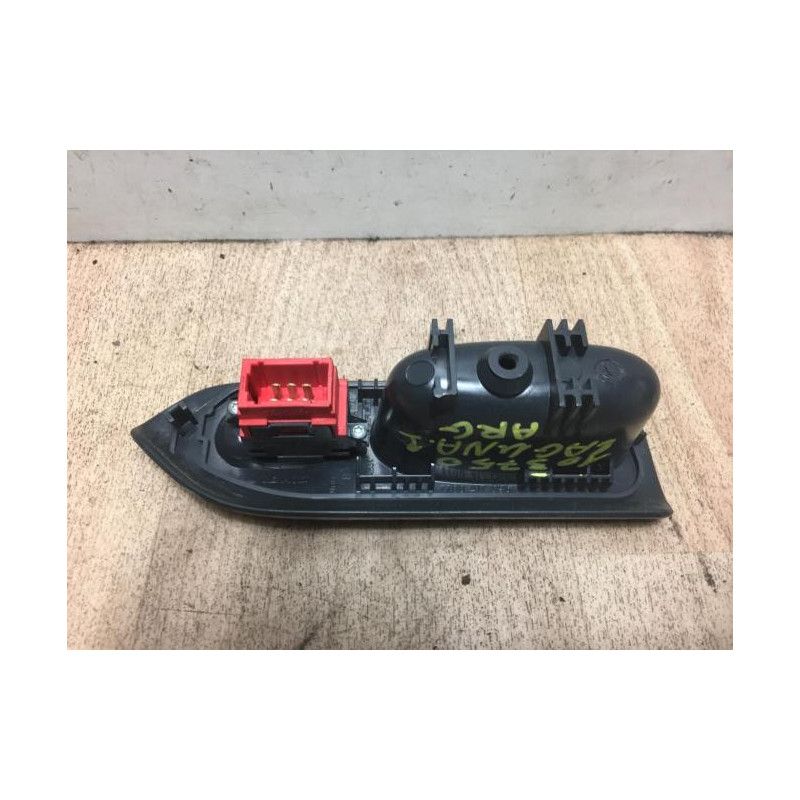 Interrupteur de leve vitre avant gauche RENAULT LAGUNA 1 PHASE 2 d’occasion