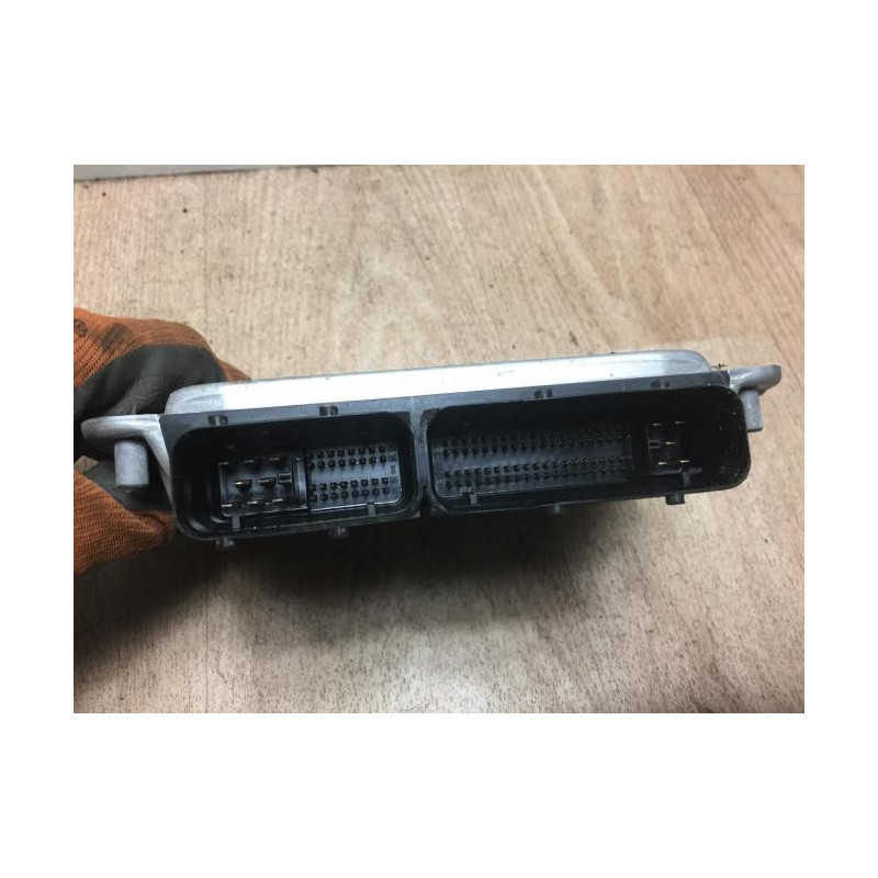 Calculateur moteur VOLKSWAGEN POLO 4 PHASE 2 d’occasion