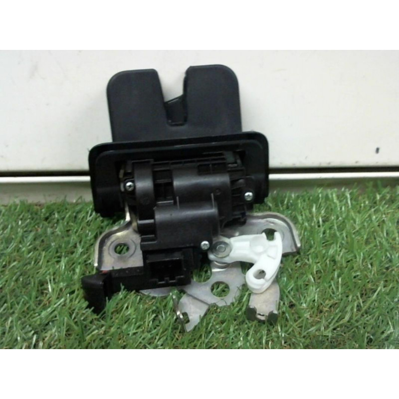 Serrure de coffre AUDI A6 (C7) AVANT d’occasion