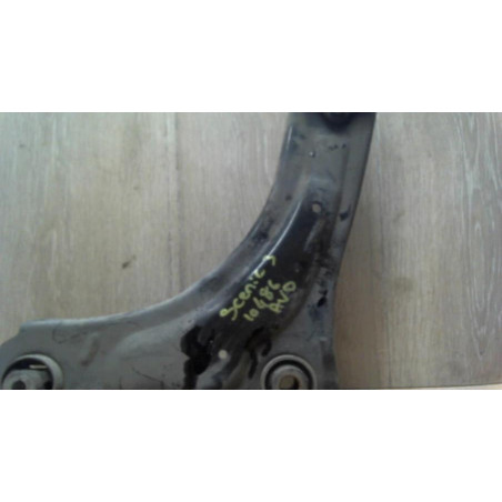 Triangle avant droit RENAULT SCENIC 3 PHASE 1 d’occasion