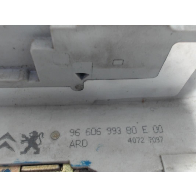 Serrure arriere droit PEUGEOT 407 PHASE 1 BREAK d’occasion