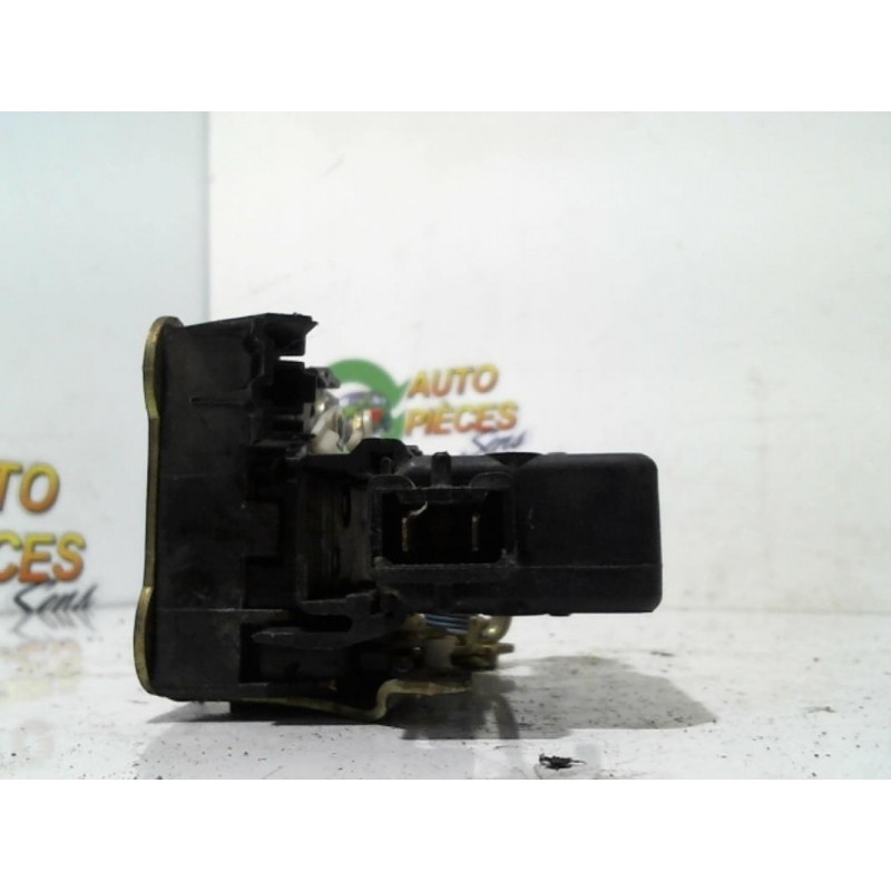 Serrure avant droit RENAULT CLIO 1 PHASE 3 d’occasion