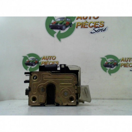 Serrure avant gauche RENAULT SCENIC 1 PHASE 1 d’occasion