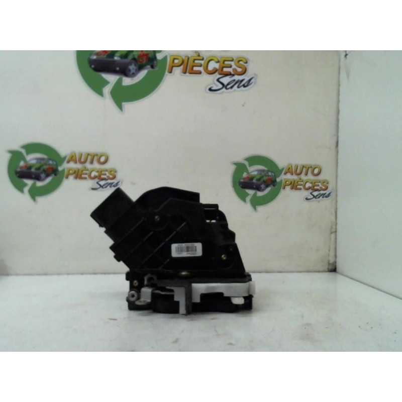 Serrure avant gauche FORD C-MAX 1 PHASE 1 d’occasion