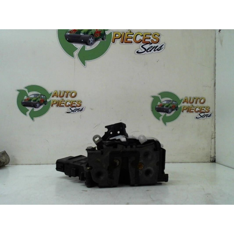 Serrure avant gauche FORD C-MAX 1 PHASE 1 d’occasion