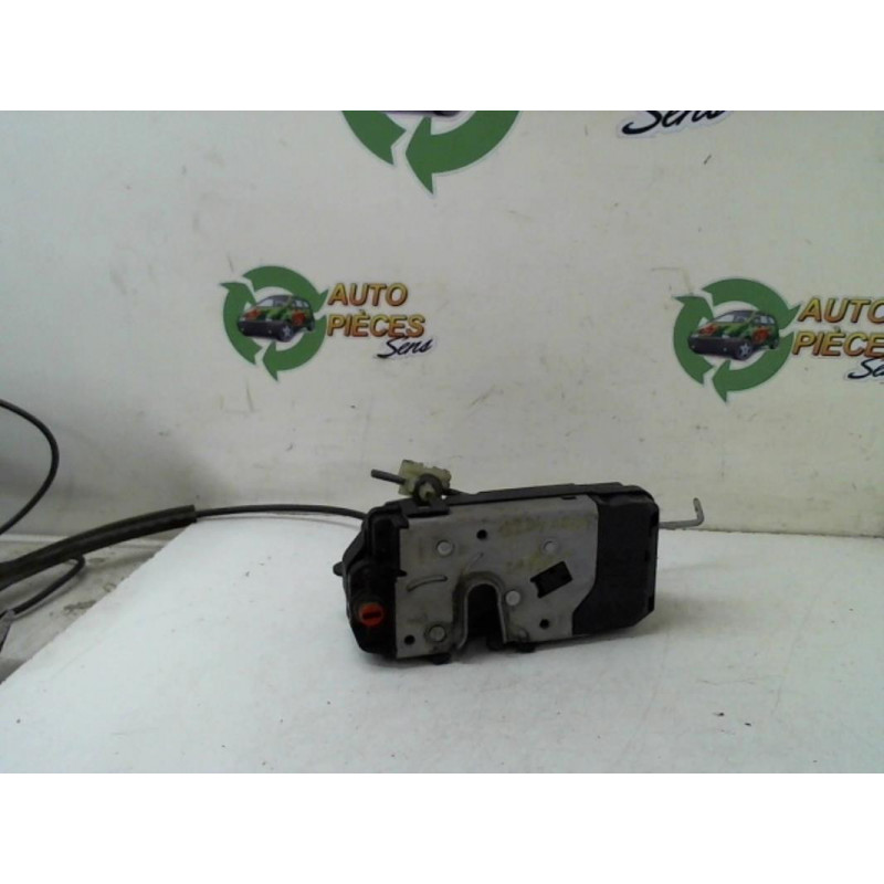 Serrure arriere droit OPEL ZAFIRA B PHASE 1 d’occasion