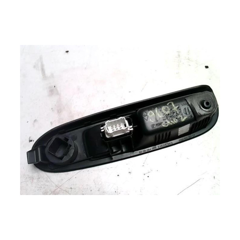 Interrupteur de leve vitre avant droit RENAULT CLIO 2 CAMPUS PHASE 1 d’occasion