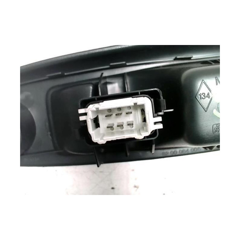 Interrupteur de leve vitre avant droit RENAULT CLIO 2 CAMPUS PHASE 1 d’occasion