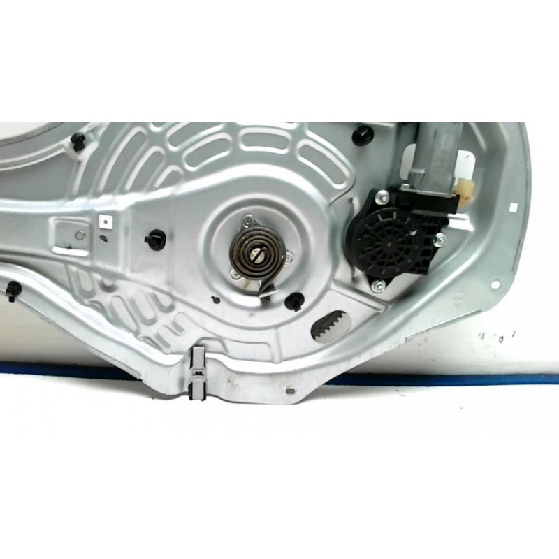 Leve vitre electrique avant gauche HYUNDAI TUCSON 1 d’occasion