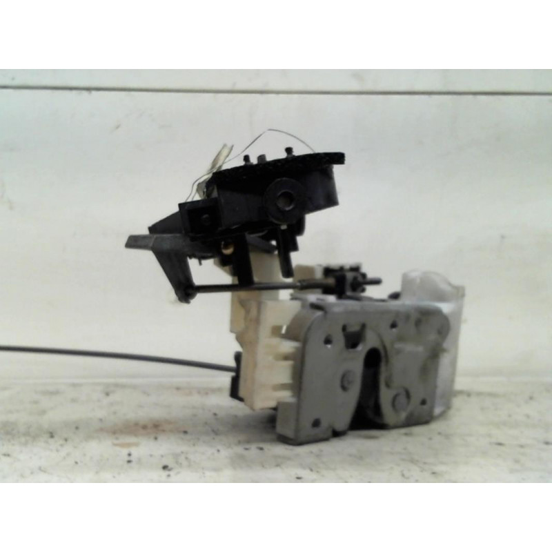 Serrure arriere droit FORD MONDEO 2 BREAK d’occasion