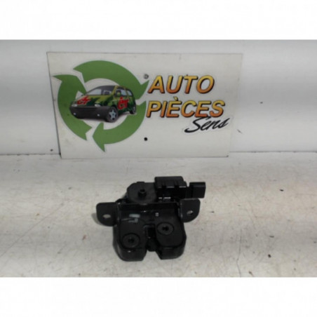 Serrure de hayon RENAULT CLIO 4 PHASE 1 d’occasion