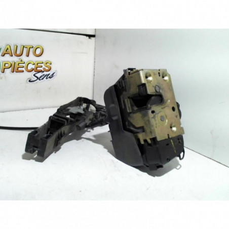 Serrure arriere gauche RENAULT SCENIC 2 PHASE 1 d’occasion